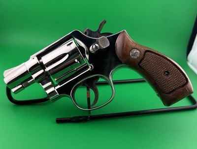 COLLECTOR QUALITY- SMITH & WESSON MODEL 10-5, NICKEL, 2 INCH SNUB, W/ FACTORY BOX, SERIALIZED WALNUT GRIP & PAPERWORK - Image 5 of 14