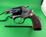 HIGHLY COLLECTABLE- SMITH & WESSON, 1961, MODEL 32-1 "TERRIER" FLAT LATCH, .38 S&W CARTRIDGE, W/ SERIALIZED GRIPS, FACTORY BOX & PAPERS - Image 3 of 13