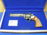 SPECIAL
EDITION COLT CUSTOM SHOP DIAMONDBACK 6" 22LR - 2 of 10