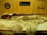 WEATHERBY MARK V RIFLE CAL: 240 WBY. MAG. BEAUTIFUL WOOD " NEW IN FACTORY BOX" - 2 of 13