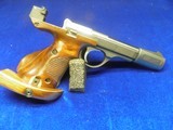 UNIQUE MODEL DES/69 MATCH TARGET 22LR PISTOL - 3 of 9