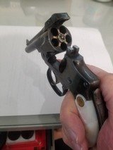 Great Collector Weapon **Smith and Wesson 32 Safety, Hammerless 2nd Model with pearl grips.  - Image 3 of 6
