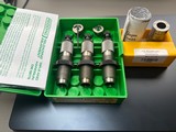 LIKE NEW REDDING 6.8 WESTERN DELUXE 3 DIE SET WITH WILSON CASE GUAGE - Image 2 of 3