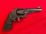 Smith & Wesson Performance Center Model 327 TRR8 .357 - 1 of 4