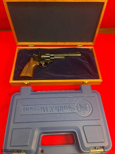 Smith & Wesson 29-10 .44