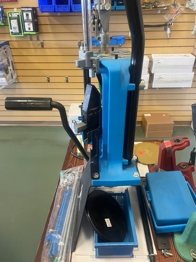 Dillon 650 with mount roller handle like new