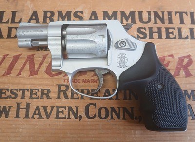 Smith & Wesson 317 