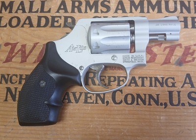 Smith & Wesson 317 