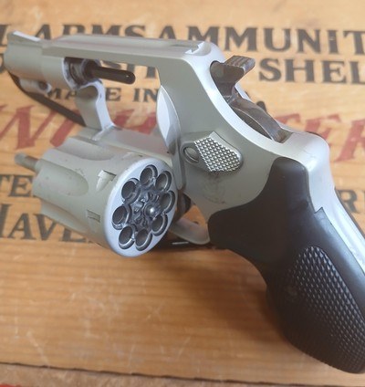Smith & Wesson 317 