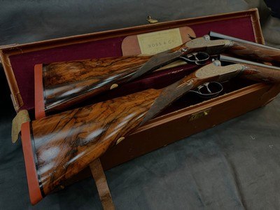 Exceptionnal 1965 Pair of Deluxe grade self Opening 16 gauge BOSS and CO shotguns