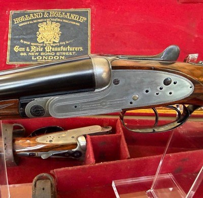 HOLLAND AND HOLLAND, 1900's Royal sielocks ejectors, 20 Gauge compsed Pair. - Image 9 of 15