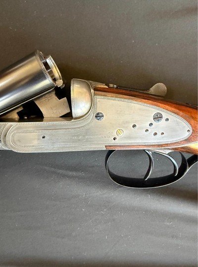 HOLLAND AND HOLLAND, 1900's Royal sielocks ejectors, 20 Gauge compsed Pair. - Image 6 of 15