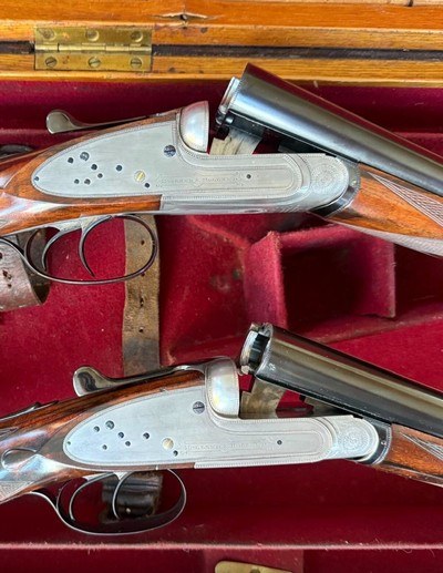 HOLLAND AND HOLLAND, 1900's Royal sielocks ejectors, 20 Gauge compsed Pair. - Image 11 of 15