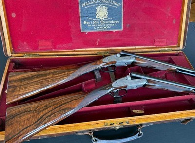 HOLLAND AND HOLLAND, 1900's Royal sielocks ejectors, 20 Gauge compsed Pair. - Image 10 of 15