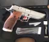 Sig Sauer P226 xFive Classic - 2 of 3