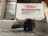 DAISYPOWERLINEMODEL853TARGETAIRRIFLEPLUSDAISY5899RECEIVER( COMPETITIONTARGETPEEP) SIGHTINBOXWITHALLPAP - 17 of 24