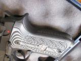 Wilson Beretta Compact Carry 9mm
**NIB** - 5 of 14