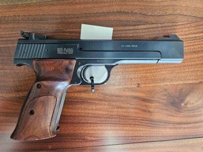 Smith and Wesson model 41 /3 magazines