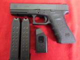 GLOCK
G-17,
AmeriGlo Sights,
17 TALO Edition
Fiber Optic,
TWO
17 ROUND
MAGS,
MAG
LOADER &
MORE - 2 of 15