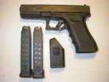 GLOCK
G-22,
GENERATION
3,
2 - 15
ROUND
MAGS,
40 S&W,
MAG
LOADER.
FACTORY
N.I.B,.*** RECEIVE ONE FREE 31 ROUND MAGAZINE WITH
GUN *** - 3 of 15