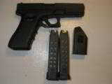 GLOCK
G-22,
GENERATION
3,
2 - 15
ROUND
MAGS,
40 S&W,
MAG
LOADER.
FACTORY
N.I.B,.*** RECEIVE ONE FREE 31 ROUND MAGAZINE WITH
GUN *** - 5 of 15