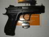 EAA-- SAR
ARNS,
K2P,
45 ACP,
14 + 1
ROUND
MAG,
Action :Single/Double,
Barrel Length :4.7",
FACTORY
NEW
IN
BOX!!!!!!!! - 5 of 17