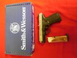 SMITH & WESSON
SD9-VE,
9 - MM,
2 - 16 + 1
ROUND
MAGAZINES,
STAINLESS
STEEL
N.I.B. - 12 of 14