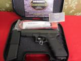 GLOCK
22,
AmeriGlo Sights,
22 TALO Edition
Fiber Optic,
TWO
15 ROUND
MAGS,
MAG
LOADER &
MORE - 1 of 15