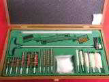 REMINGTON
27 PIECE
GUN
CLEANING
KIT
WITH
WOODEN
CASE
HANDGUNS,
RIFLES,
&
SHOTGUNS - 1 of 12