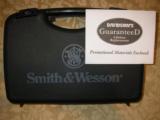 SMITH & WESSON
M & P - 22
12
ROUND
MAG
FACTORY
NEW
IN
BOX - 15 of 21