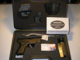 SPRINGFIELD
XD-40
SUB COMPACT
&
KIT
WITK
TWO
MAGS
FACTORY
NEW
IN
BOX - 2 of 15