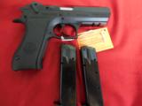 BABY
EAGLE
II
9 -
MM ,
2-
15
ROUND
MAGAZINES,
COMBAT
SIGHTS,
N.I.B.
MADE
IN
ISRALE
ALL
STEEL - 3 of 15