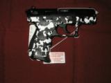 WALTHER
P - 22
, Urban White
Camo Finish COMBAT
SIGHTS,
10 + 1
ROUNDS,
3.4 - 2 of 9