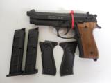 CHIAPPA
M9 - 22
PISTOL,
10 + 1
ROUND
MAGS,
2 MAGS,
BLACK - 2 of 19