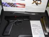SPRINGFIELD
XD-9,
TWO
10 + 1
ROUND
MAGAZINES,
4.0"
BARREL, HOLSTER, MAG HOLDER & LOADER - 3 of 20