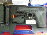 SMITH & WESSONM&P - 9 M.M.,3 - 17ROUNDMAGS,3 - GRIPS,CONBATSIGHTS,4.25