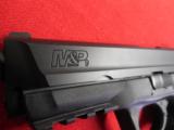 SMITH & WESSONM&P - 9 M.M.,3 - 17ROUNDMAGS,3 - GRIPS,CONBATSIGHTS,4.25