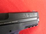 SMITH & WESSONM&P - 9 M.M.,3 - 17ROUNDMAGS,3 - GRIPS,CONBATSIGHTS,4.25