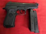 BERETTA
96D
40
S & W,
12 + 1
ROUND
MAGS,
(
3
MAGS
)
PRE
OWNED
IN
GREAT
SHAPE - 4 of 15
