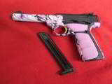 BROWNING
BUCK
THORN
PNIK
CAMO
22
L.R.
PISTOL,
RUBBER
GRIPS,
5.5"
BARREL
ADJUSTABLE
SIGHTS,
NEW
IN
BOX - 12 of 20