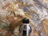 SMITH & WESSONM-686 +357MAGNUM,7 - SHOTREVOLVER.4