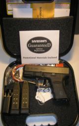 GLOCK
G-30,
GENERATION
4,
45
ACP,
3 - 10
ROUND
MAGS,
3 -
BACK
STRAPS,
FACTORY
NEW
BOX - 6 of 10