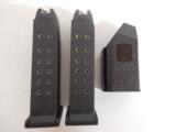 GLOCK
G- 19,
GENERATION
3,
9-MM,
COMBAT
SIGHTS,
2
-
15 -
ROUND
MAGAZINES
FACTORY
NEW
IN
BOX - 10 of 15