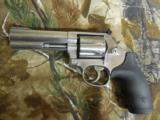 SMITH & WESSON
M-686 +
357
MAGNUM,
7 - SHOT
REVOLVER.
6"
BARREL
STAINLESS STEEL,
NEW
IN
BOX
- 6 of 15