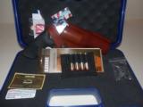 S&W
500
MAGNUM
4.0"
BARREL,
S / S
5
SHOT,
LEATHER
GALCO
HOLSTER,
4
RD
CARTRIDGE
BELT
HOLDER
ALL
NEW
IN
BOX - 2 of 15