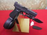 GLOCK
G- 26,
GENERATION
3,
9-MM,
COMBAT
SIGHTS,
2
-
10 -
ROUND
MAGAZINES
FACTORY
NEW
IN
BOX - 13 of 16