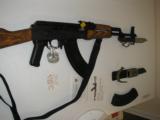 AK - 47,
WASR - 10,
CENTURY,
AK-
47
RIFLE,
7.62X39 CAL.
2-30
ROUND
MAGS,
WOOD
STOCK,
FACTORY
NEW
IN
BOX - 4 of 15