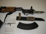AK - 47,
WASR - 10,
CENTURY,
AK-
47
RIFLE,
7.62X39 CAL.
2-30
ROUND
MAGS,
WOOD
STOCK,
FACTORY
NEW
IN
BOX - 5 of 15