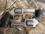 SMITH & WESSON
M-686 +
357
MAGNUM,
7 - SHOT
REVOLVER.
4"
BARREL
STAINLESS
STEEL,
NEW
IN
BOX
- 11 of 13