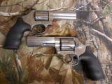 SMITH & WESSON
M-686 +
357
MAGNUM,
7 - SHOT
REVOLVER.
4"
BARREL
STAINLESS
STEEL,
NEW
IN
BOX
- 12 of 13